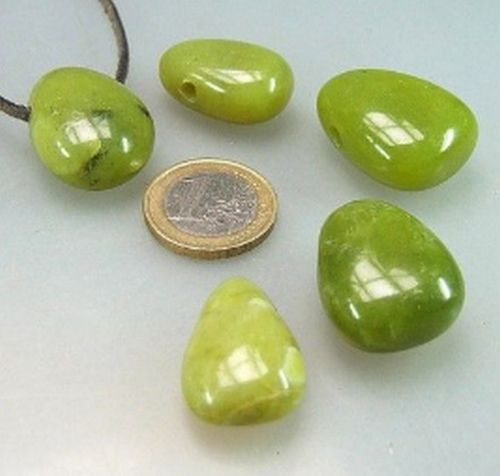 Grüner serpentin trommelstein - serpentin,